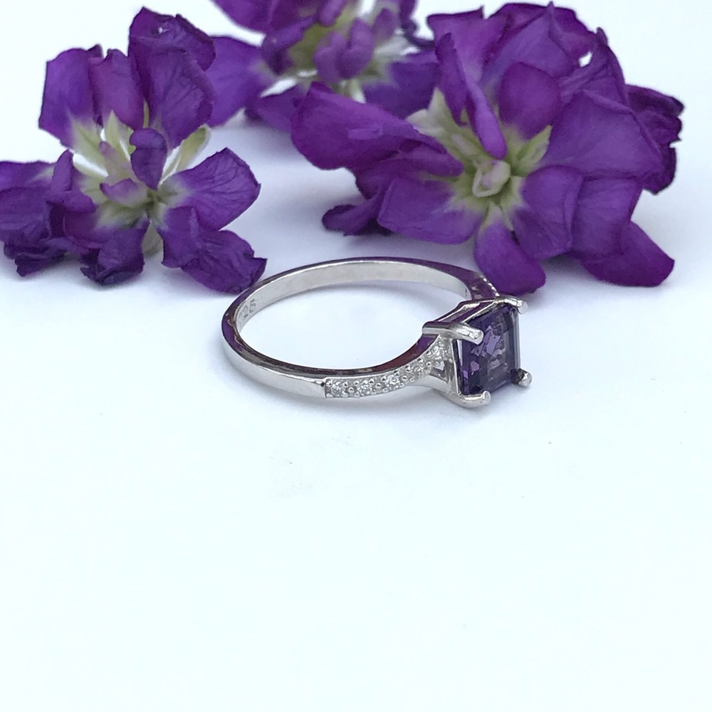 Last One: Size 8: Amethyst Sterling Silver Ring - Picture 6 of 8